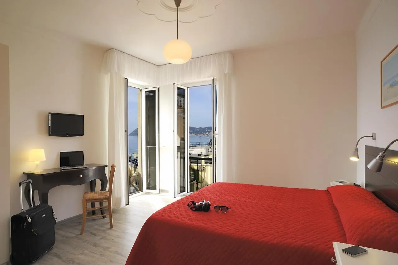 Hotel Tirreno Alassio 0*,