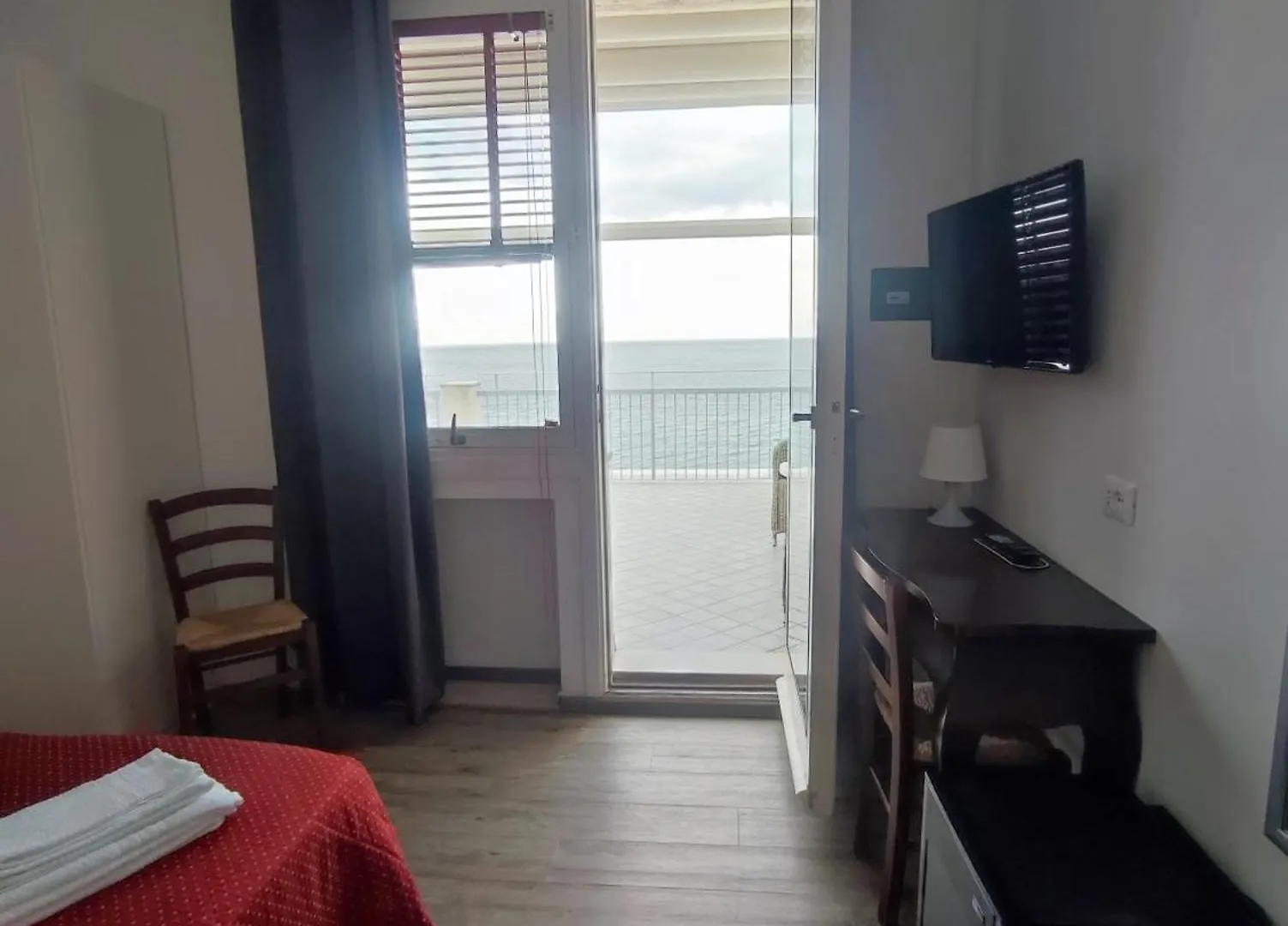 Hotel Tirreno Alassio 0*,  Italy