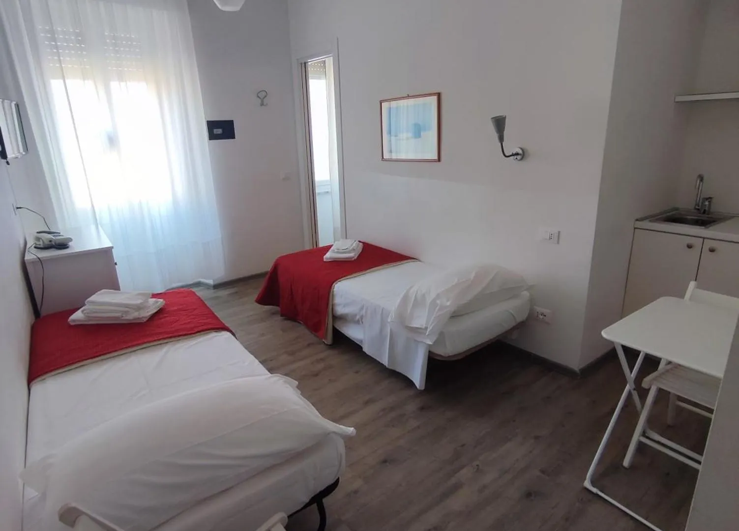 Hotel Tirreno Alassio 0*,