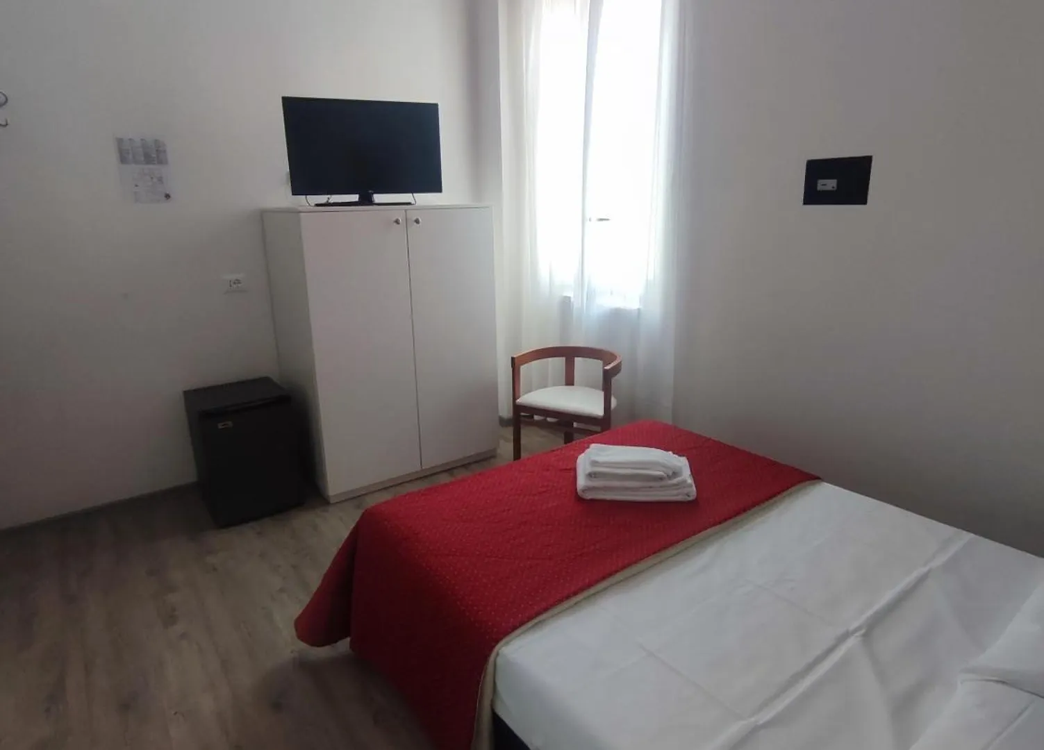 Hotel Tirreno Alassio 0*,  Italy