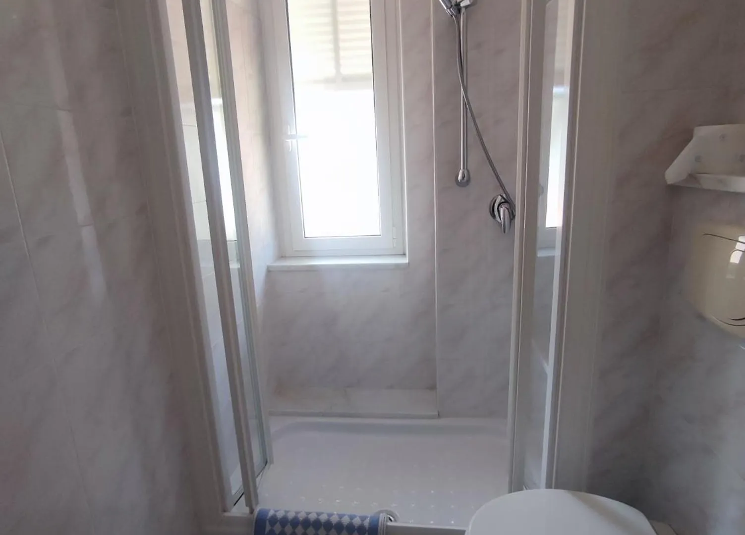 Hotel Tirreno Alassio 0*,  Italy