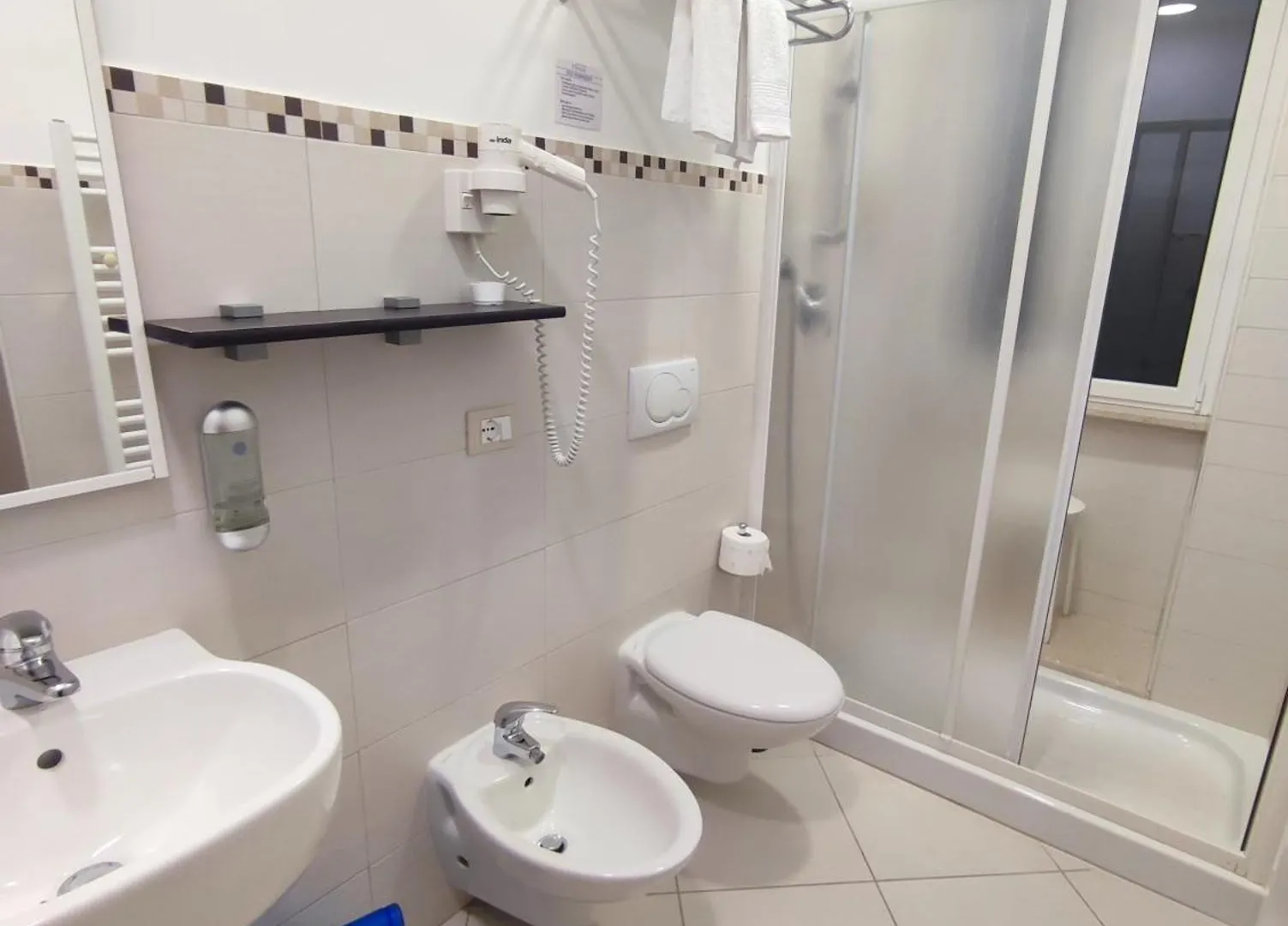 Hotel Tirreno Alassio 0*,